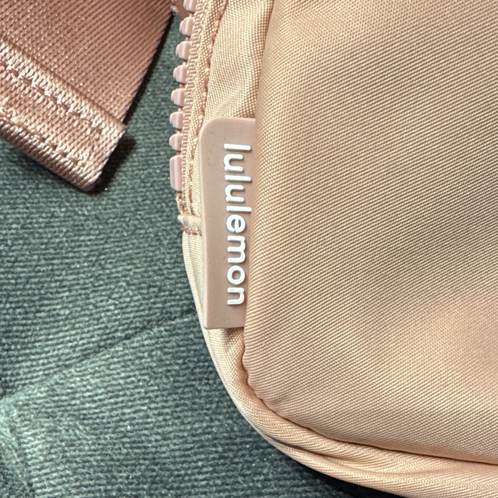 Lululemon Blush Pink Crossbody Bag - Picture 3 of 10